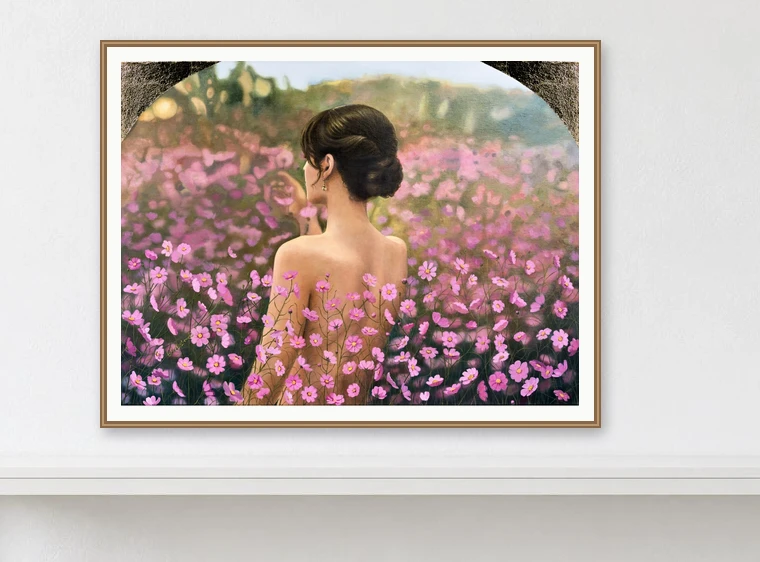 Niña entre flores cosmos